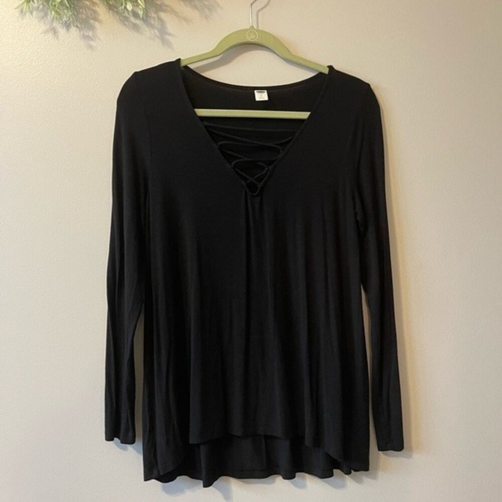 🍂3/$20 EUC Old Navy Cage Front V-Neck Tunic Top in Blackjack Size Small